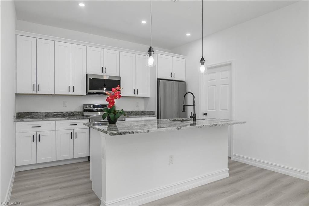 FORT MYERS SHORES - Residential