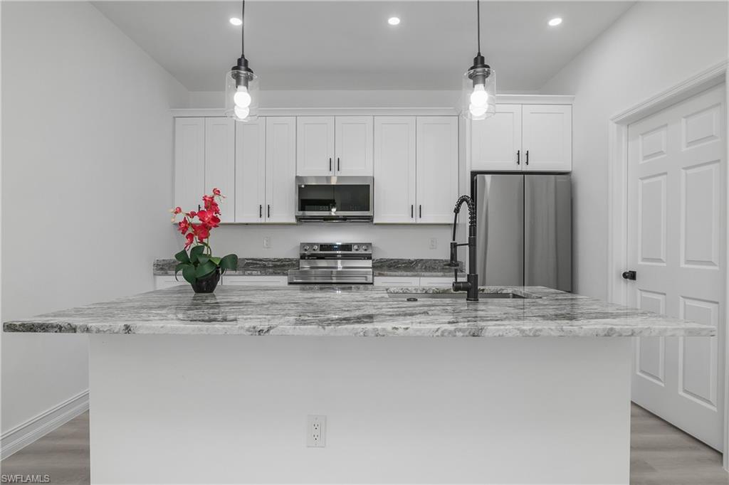 FORT MYERS SHORES - Residential