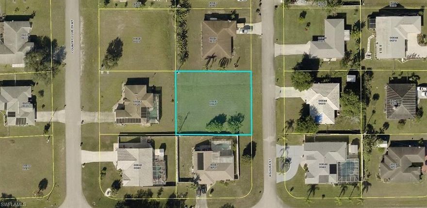 Great lot in very nice neighborhood.    Hardly any lots available.   City water and sewer!!!