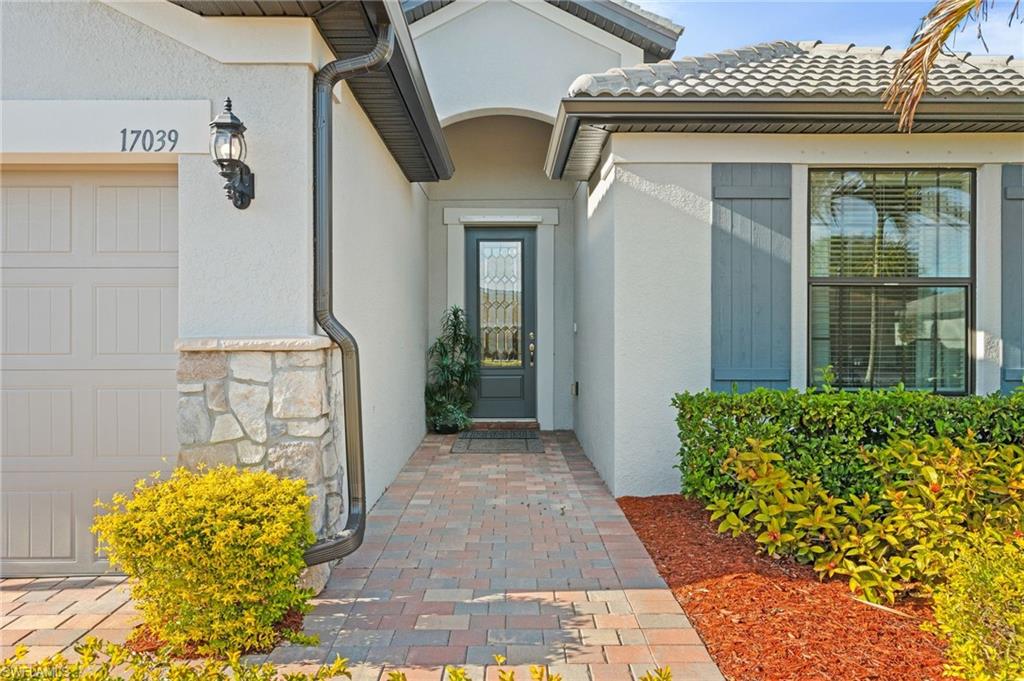 COUNTRY CLUB - Residential