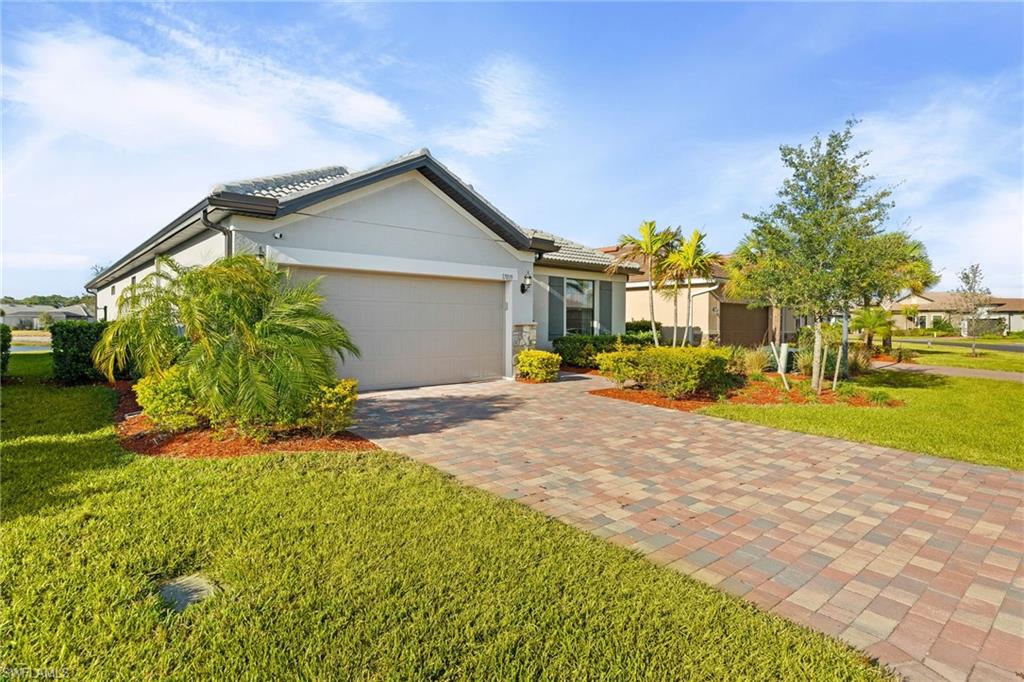 COUNTRY CLUB - Residential