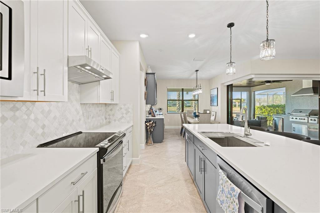 COUNTRY CLUB - Residential