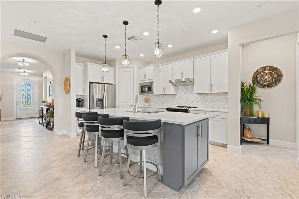 COUNTRY CLUB - Residential