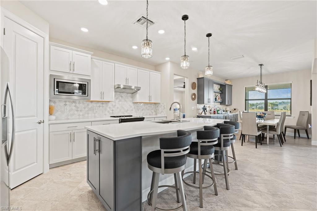 COUNTRY CLUB - Residential