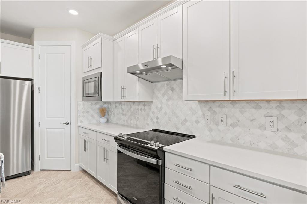 COUNTRY CLUB - Residential