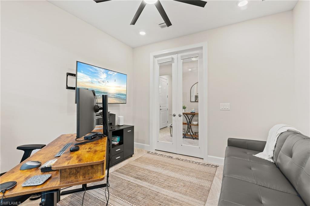 COUNTRY CLUB - Residential