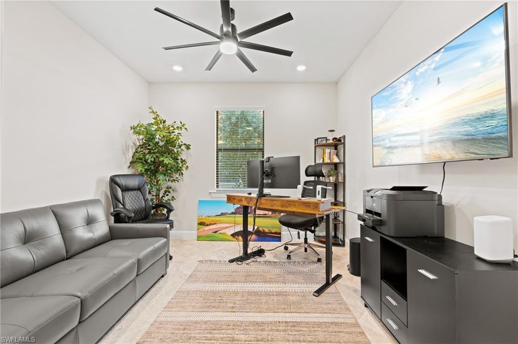 COUNTRY CLUB - Residential