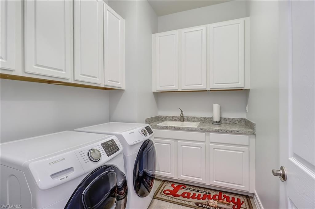 SAVANNAH LAKES - Residential