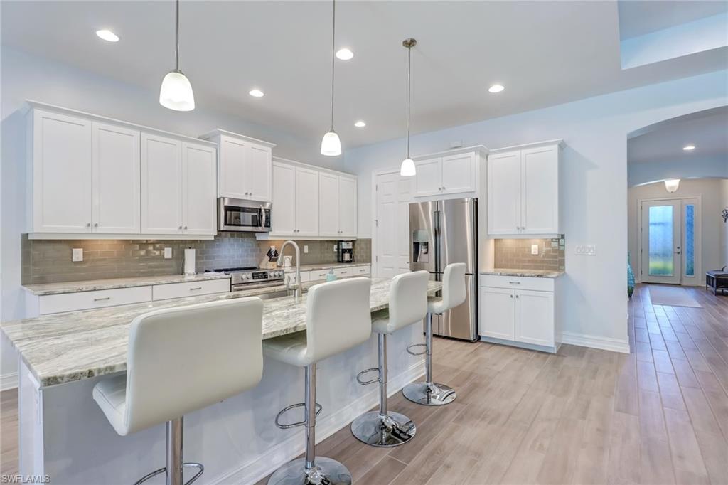 SAVANNAH LAKES - Residential