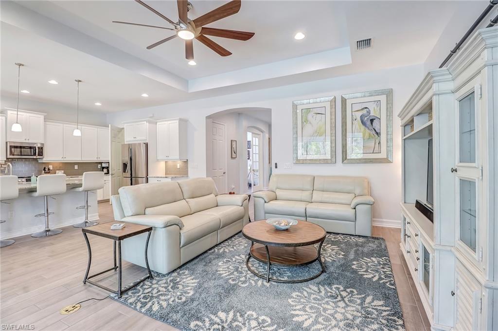 SAVANNAH LAKES - Residential