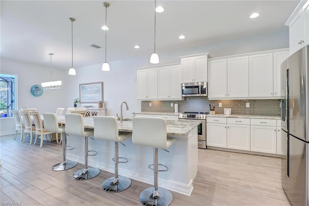 SAVANNAH LAKES - Residential