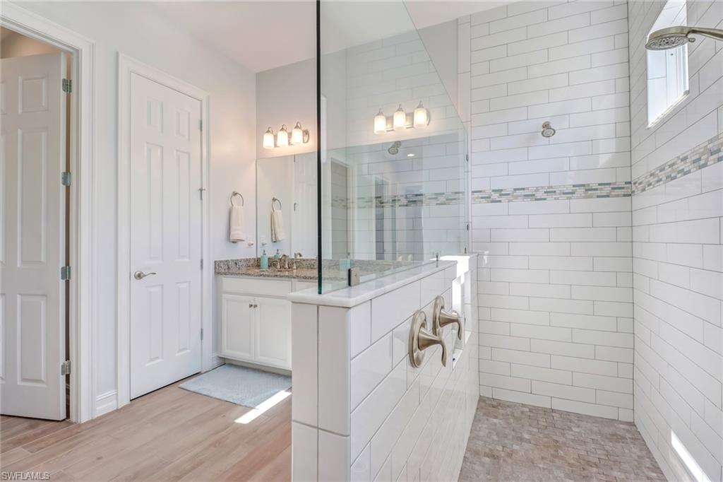 SAVANNAH LAKES - Residential