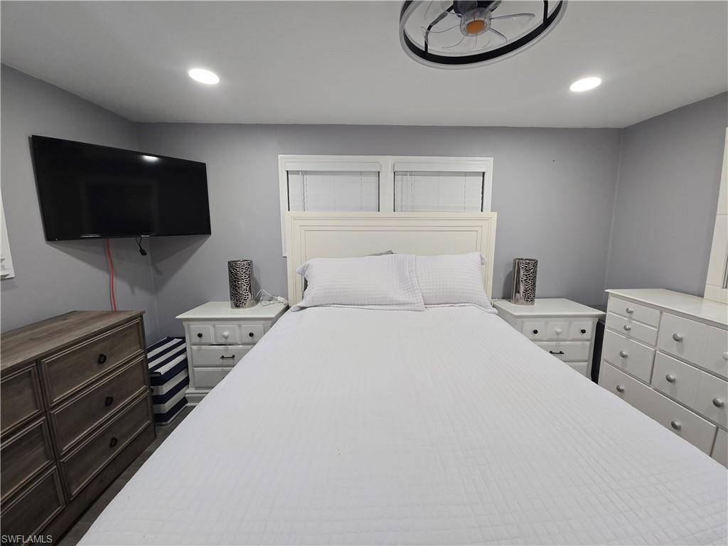 ENCHANTING ACRES MOBILE HOME - Residential