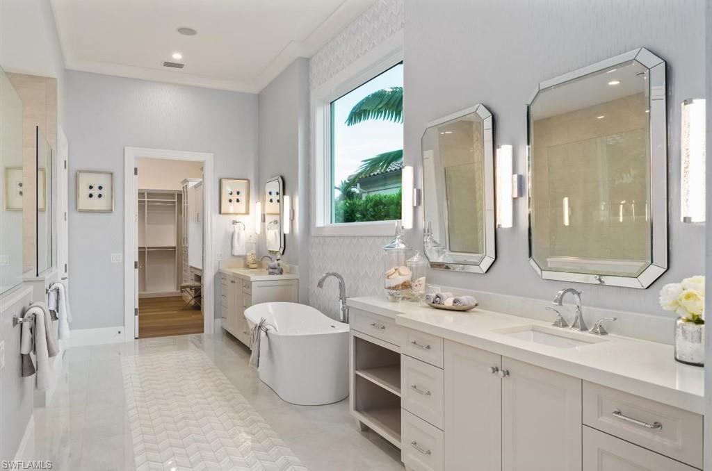 BAY COLONY SHORES - Residential