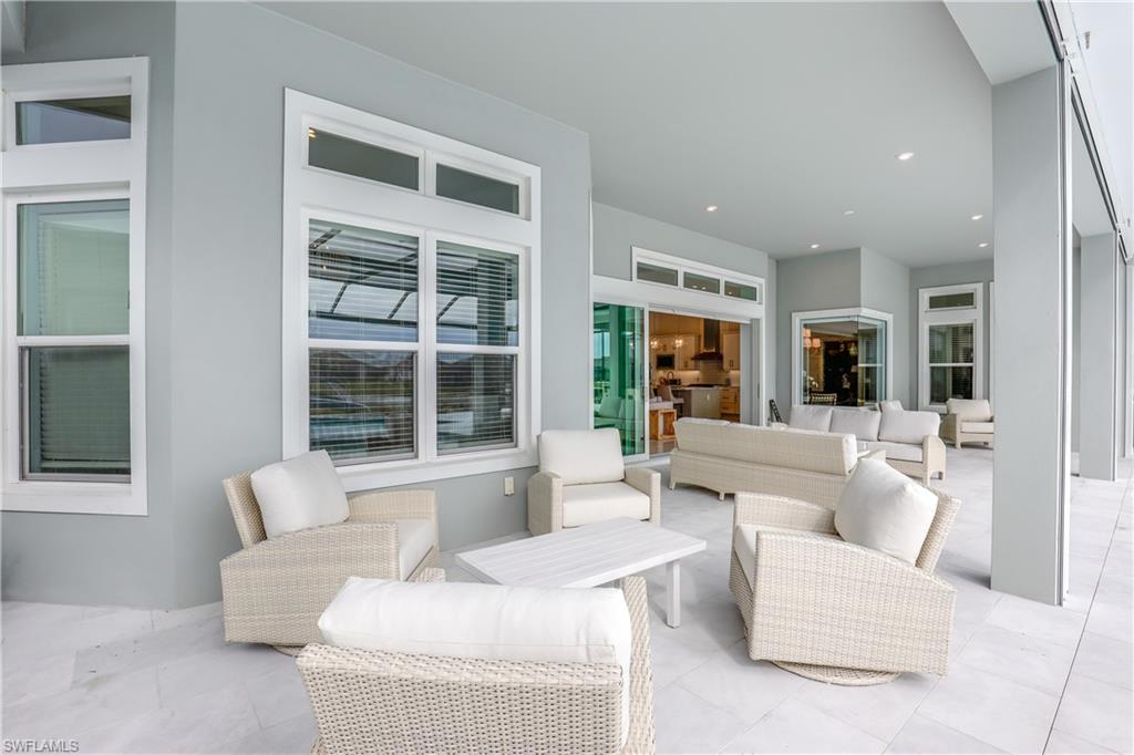 ESPLANADE LAKE CLUB - Residential