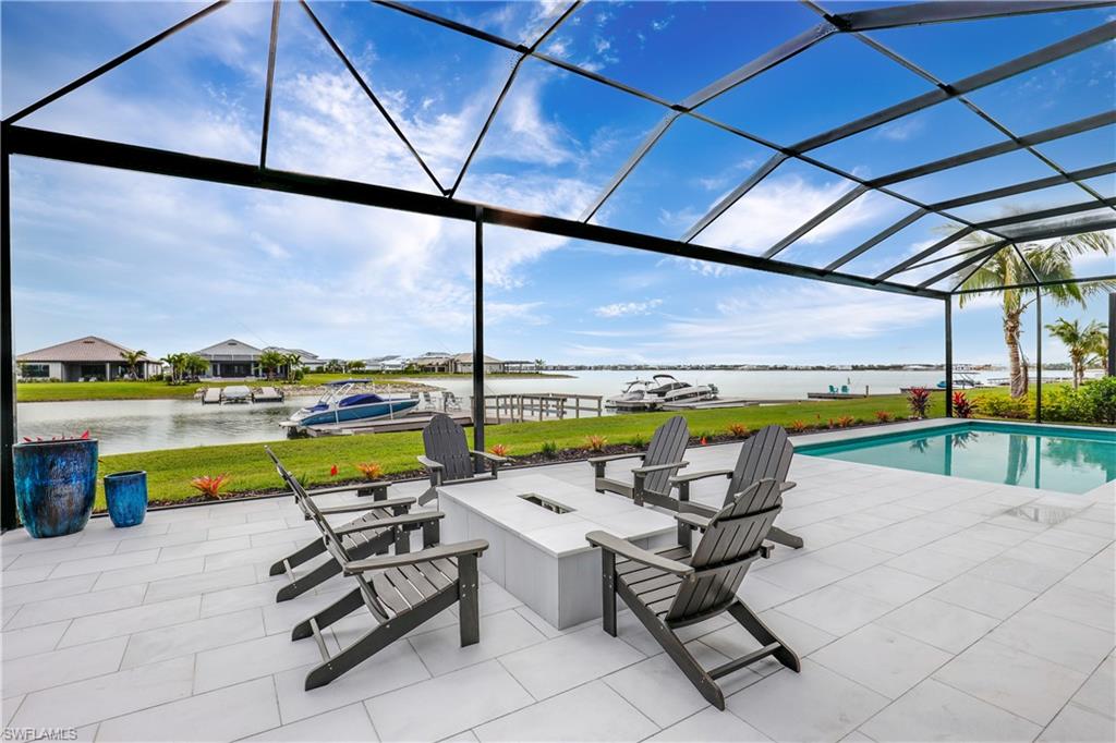 ESPLANADE LAKE CLUB - Residential