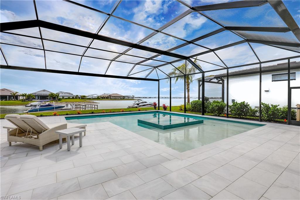 ESPLANADE LAKE CLUB - Residential