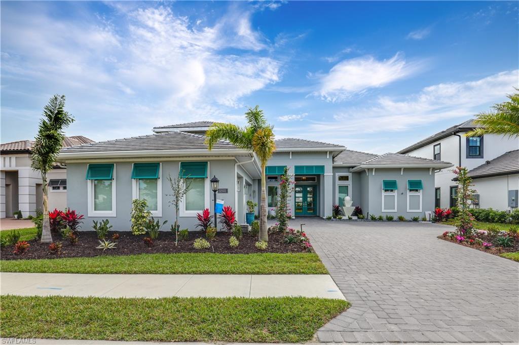 ESPLANADE LAKE CLUB - Residential