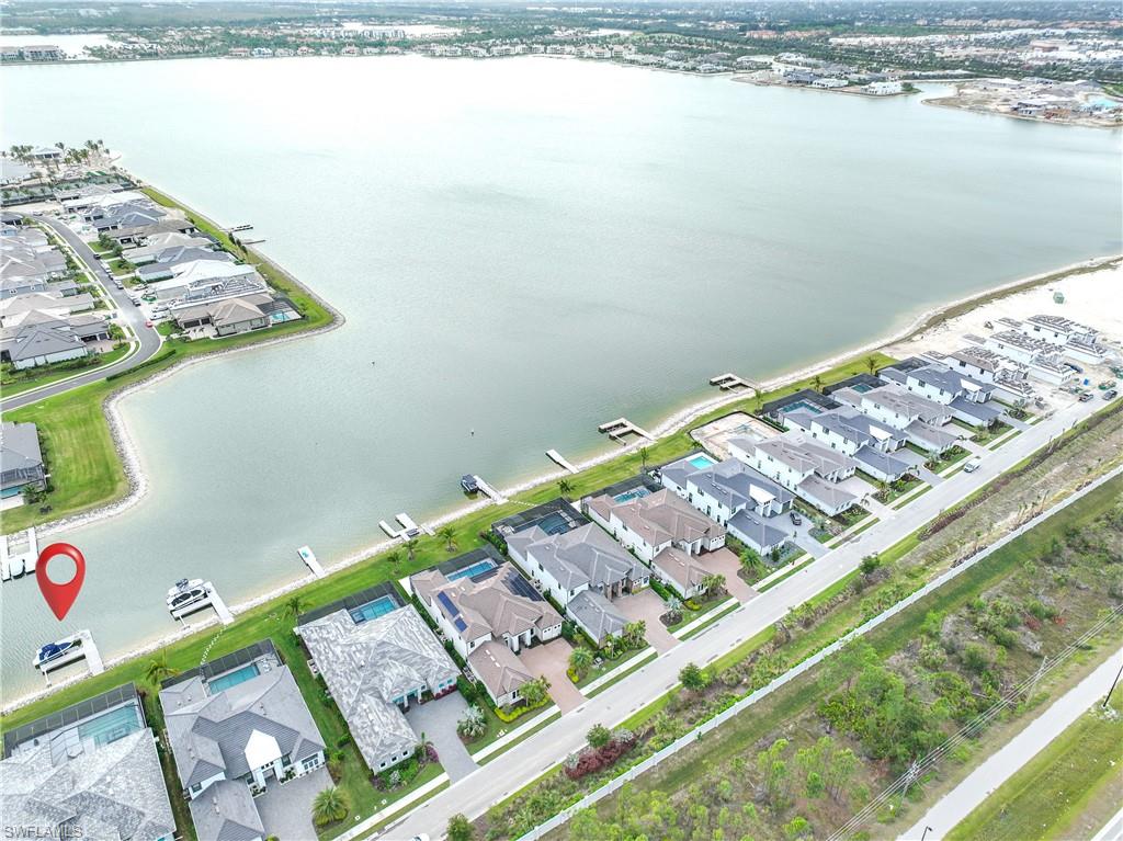 ESPLANADE LAKE CLUB - Residential