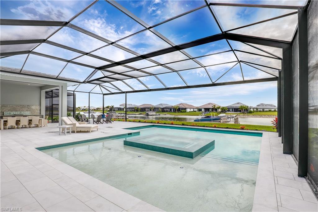 ESPLANADE LAKE CLUB - Residential