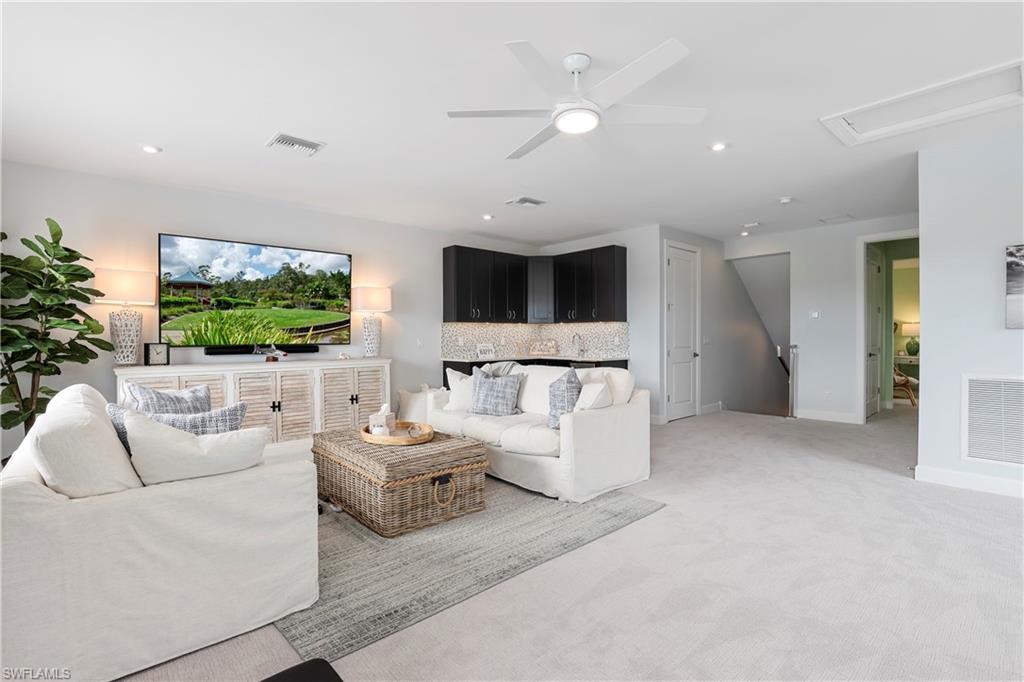 ESPLANADE LAKE CLUB - Residential