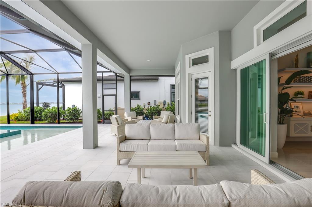 ESPLANADE LAKE CLUB - Residential