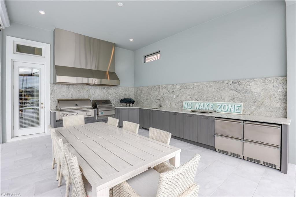 ESPLANADE LAKE CLUB - Residential