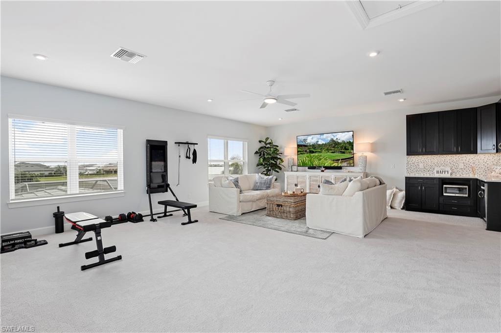 ESPLANADE LAKE CLUB - Residential