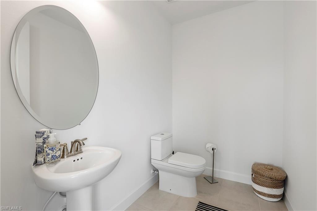 ESPLANADE LAKE CLUB - Residential