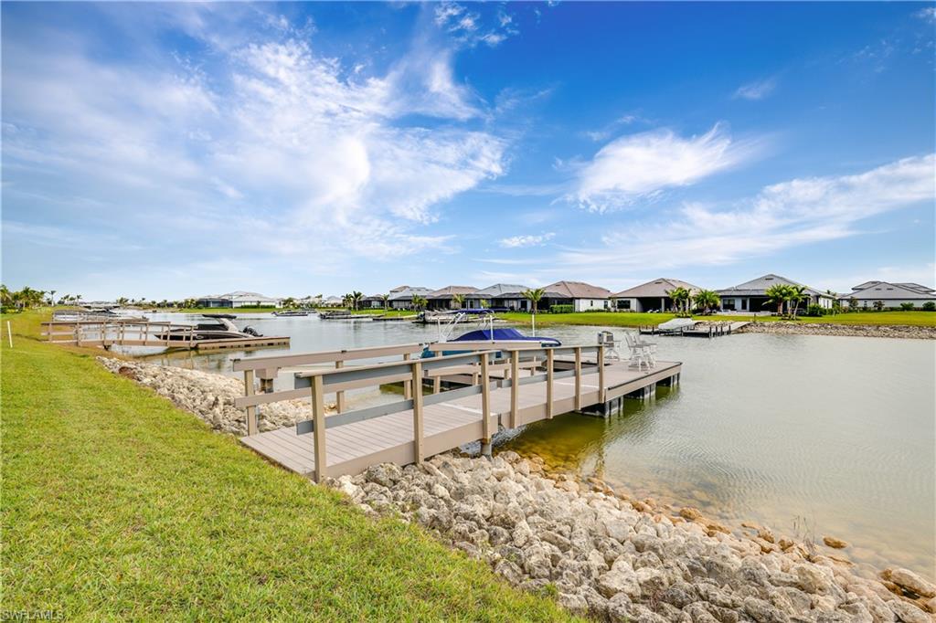 ESPLANADE LAKE CLUB - Residential