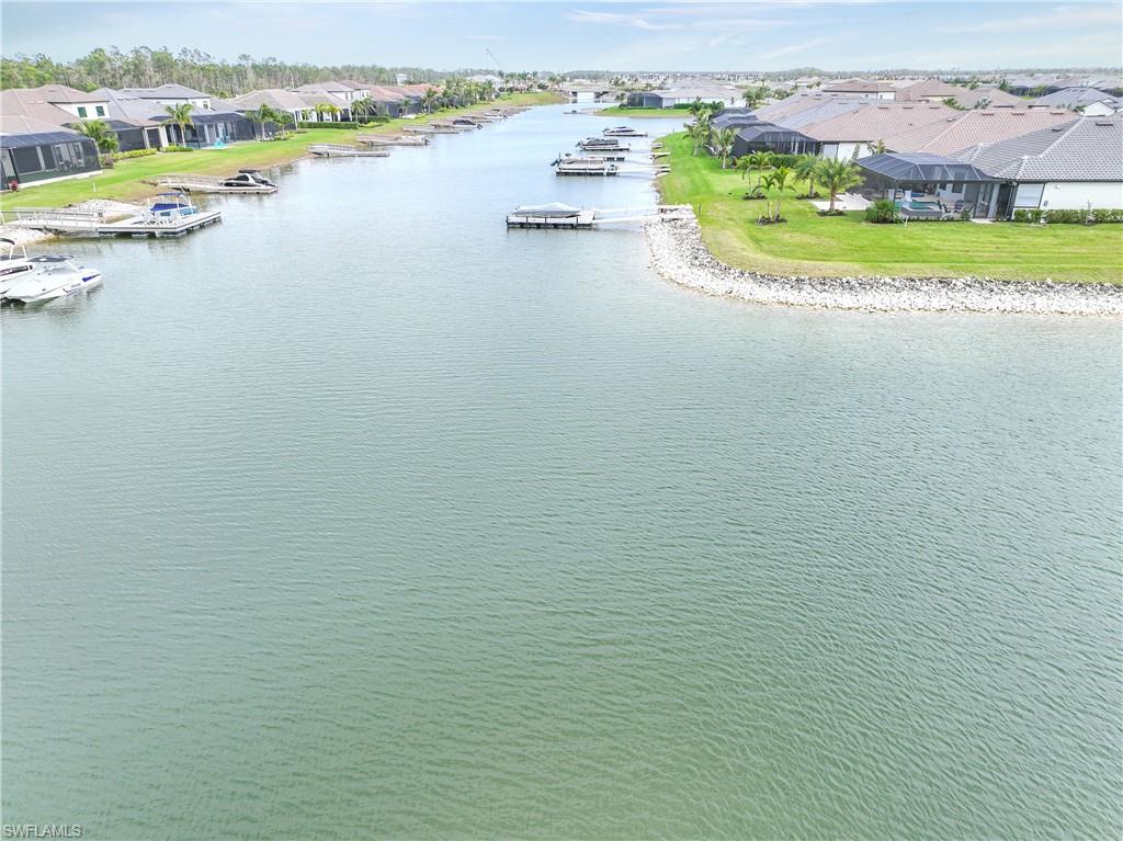 ESPLANADE LAKE CLUB - Residential