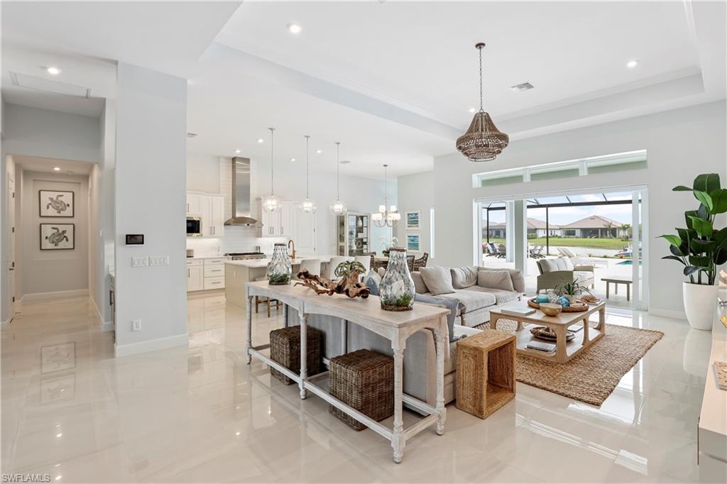 ESPLANADE LAKE CLUB - Residential