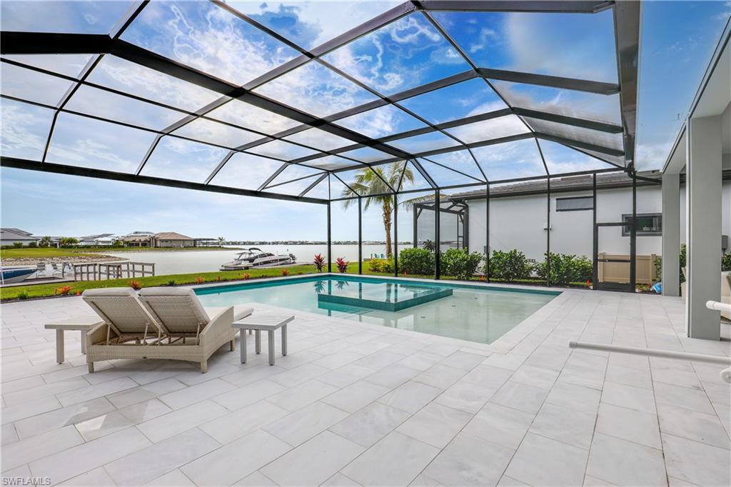 ESPLANADE LAKE CLUB - Residential