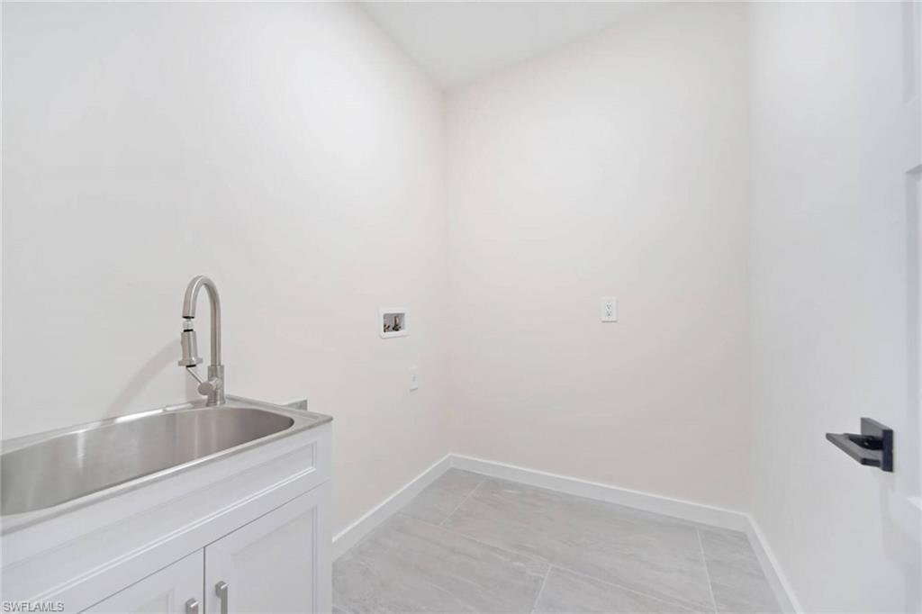 CAPE CORAL - Residential Lease