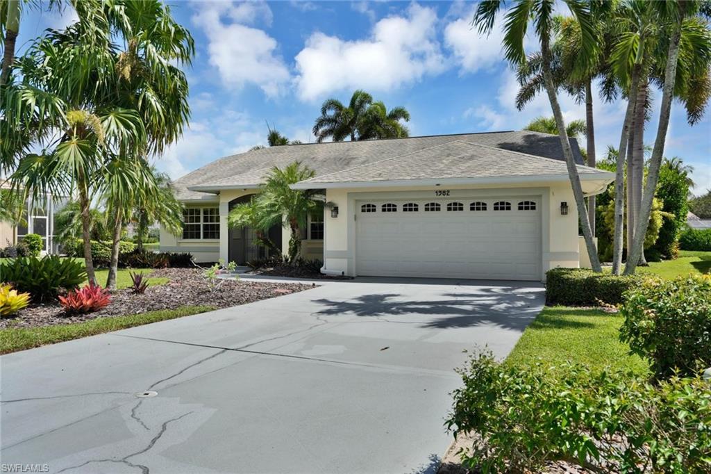 1982 E Crown Pointe BLVD