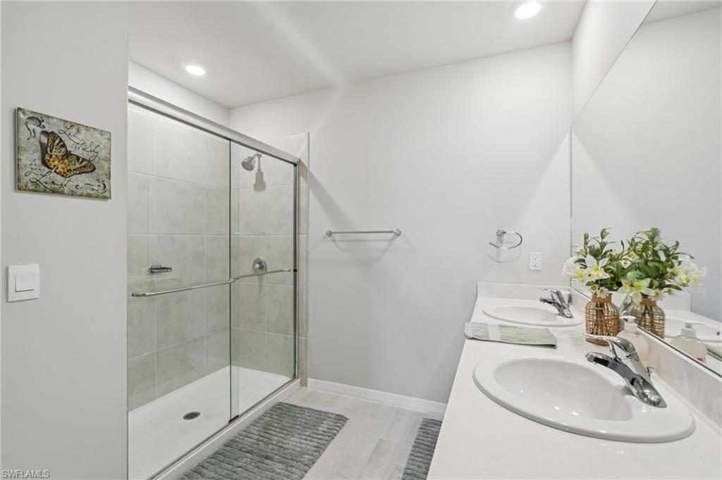 CORAL BAY - Residential