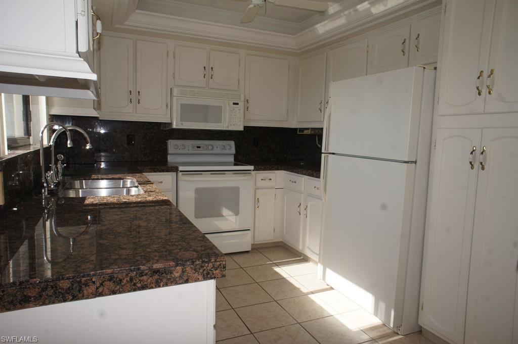 SEVEN LAKES - Residential