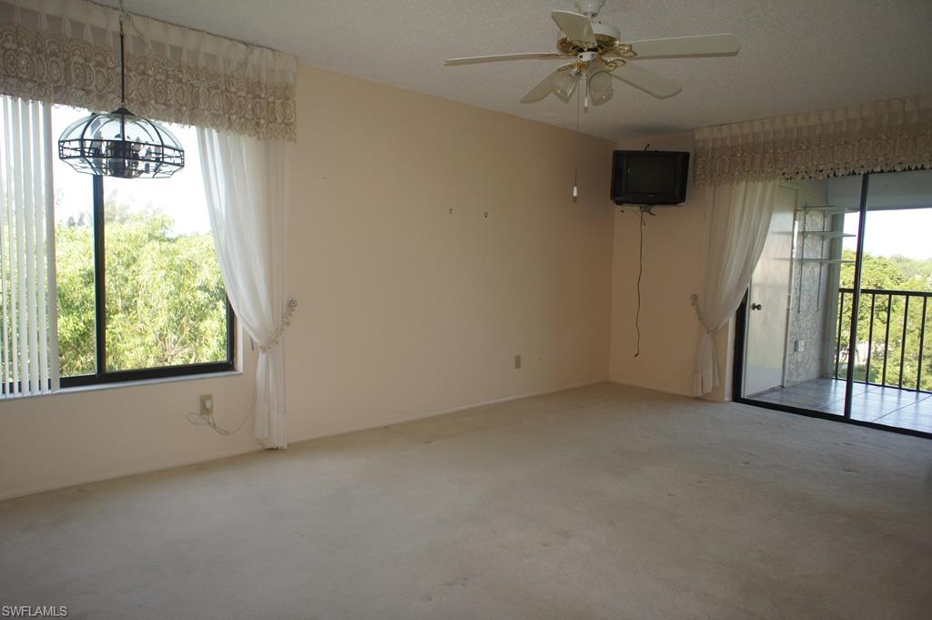 SEVEN LAKES - Residential