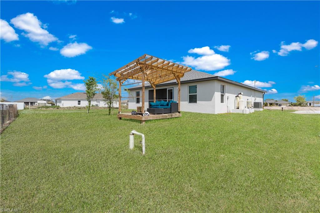 CAPE CORAL - Residential