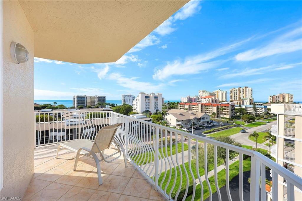 COURTYARD TOWERS - Residential