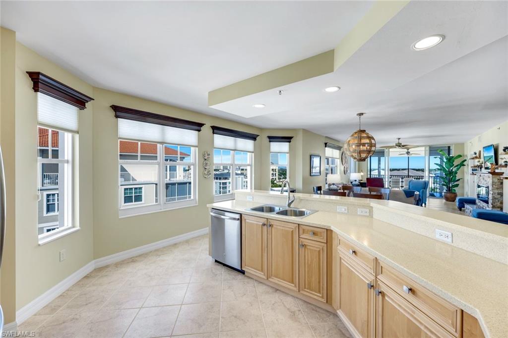 COURTYARD TOWERS - Residential