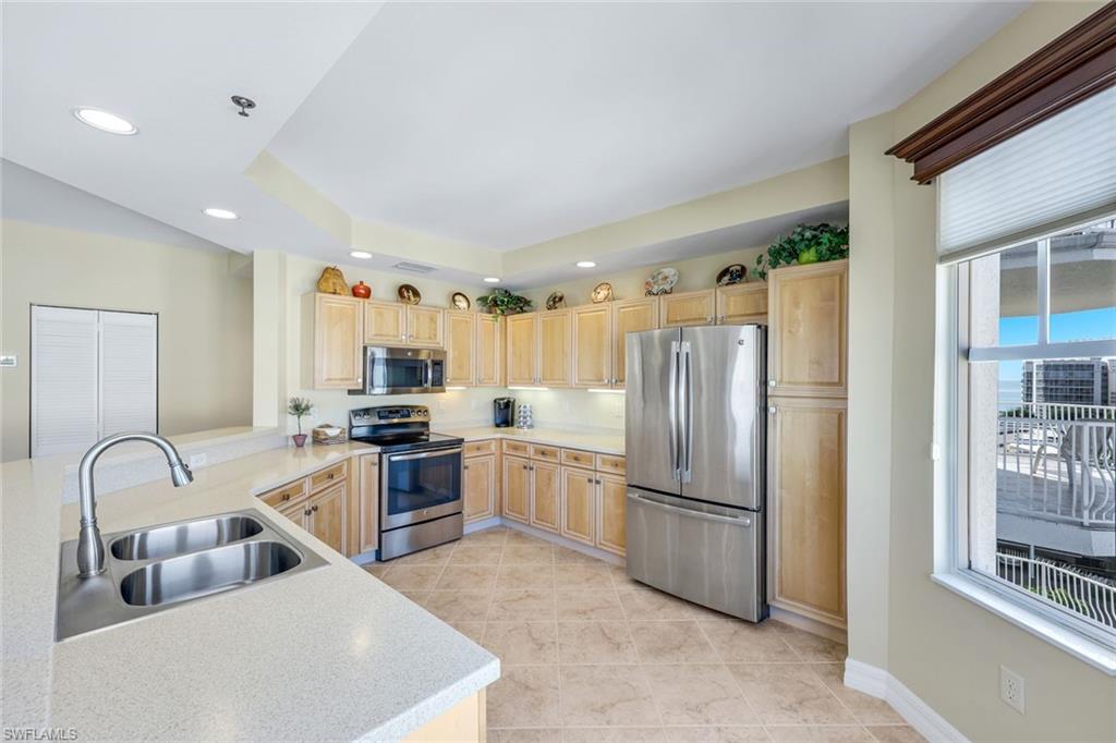 COURTYARD TOWERS - Residential