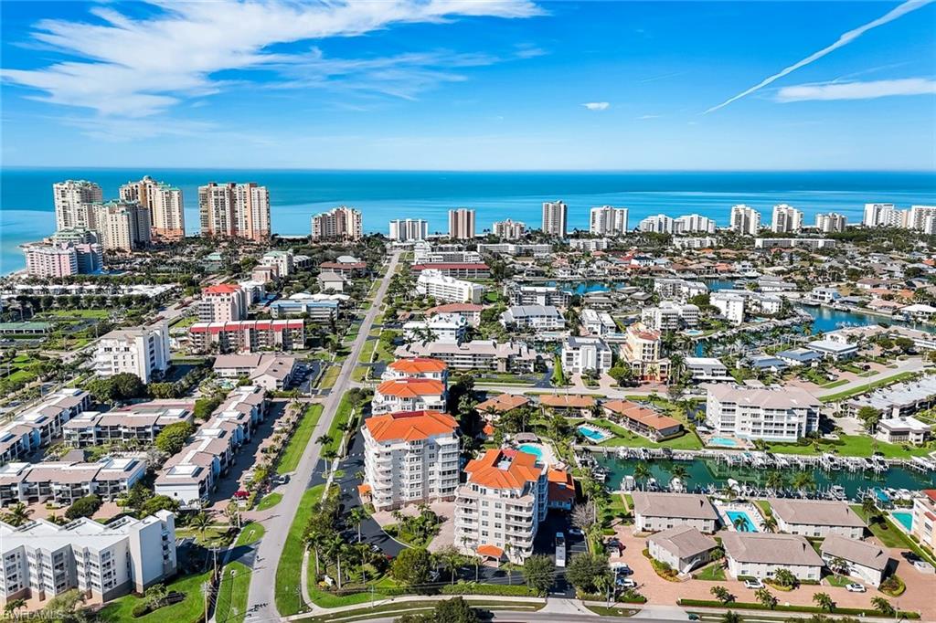 COURTYARD TOWERS - Residential