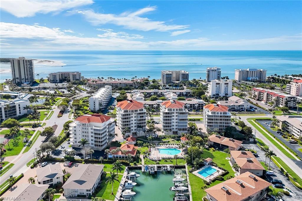 COURTYARD TOWERS - Residential