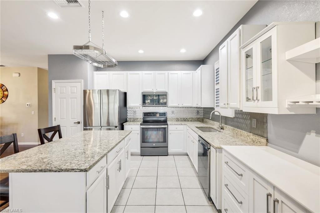 REFLECTION ISLES - Residential