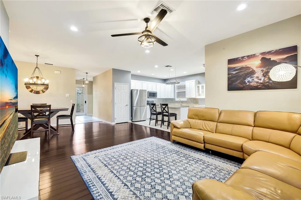 REFLECTION ISLES - Residential