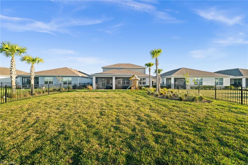 NORTHRIDGE - Residential