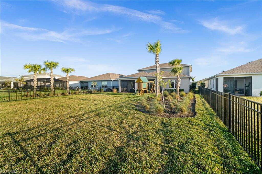 NORTHRIDGE - Residential