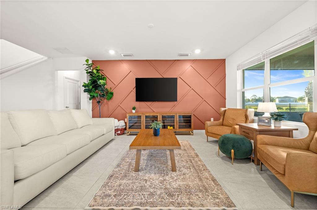 NORTHRIDGE - Residential