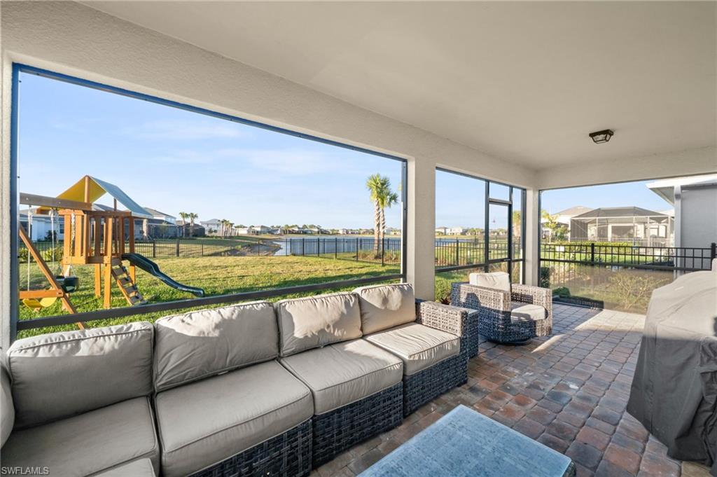 NORTHRIDGE - Residential